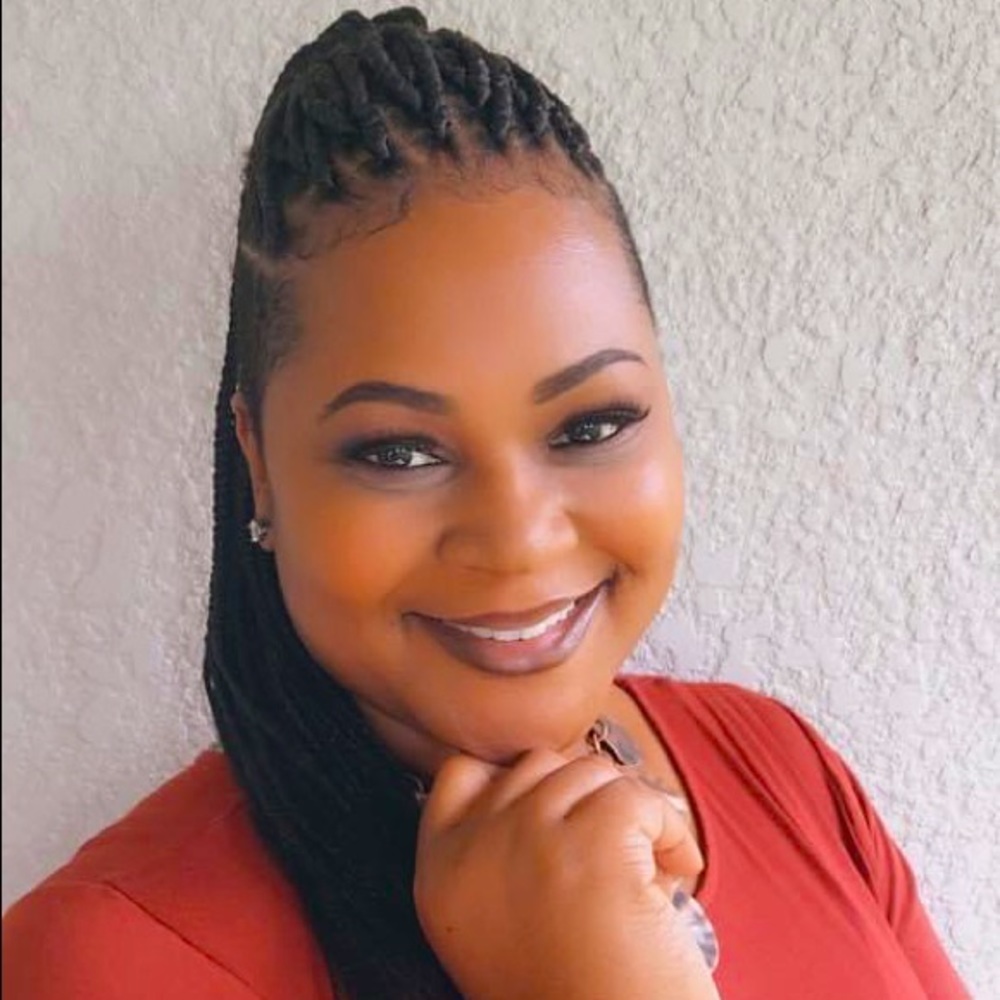 Meet your Posher, Mya